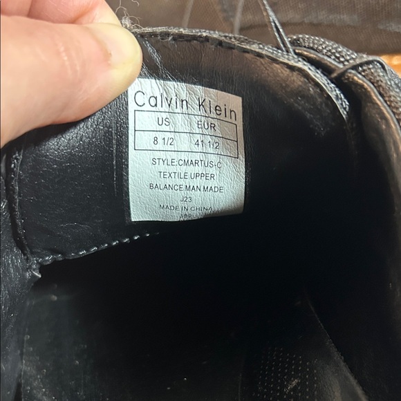 Calvin Klein Men's Black Oxfords with Tan Sole - Picture 8 of 8